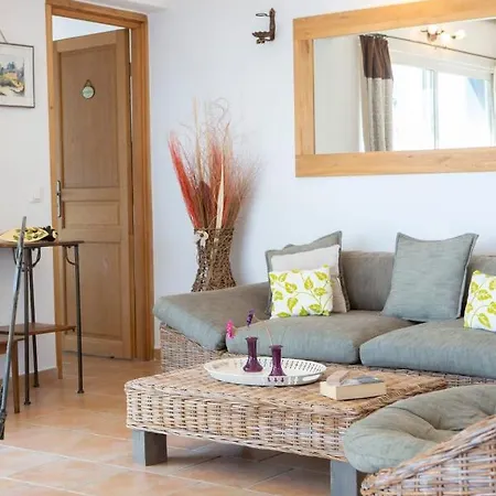 Careva - Beautiful Cozy And Luxury Willa